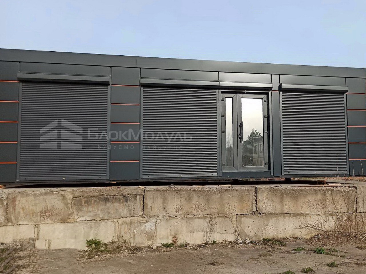 Модульный офис продаж 9х3.5м под алюминиевыми композитными кассетами - Фото № 3